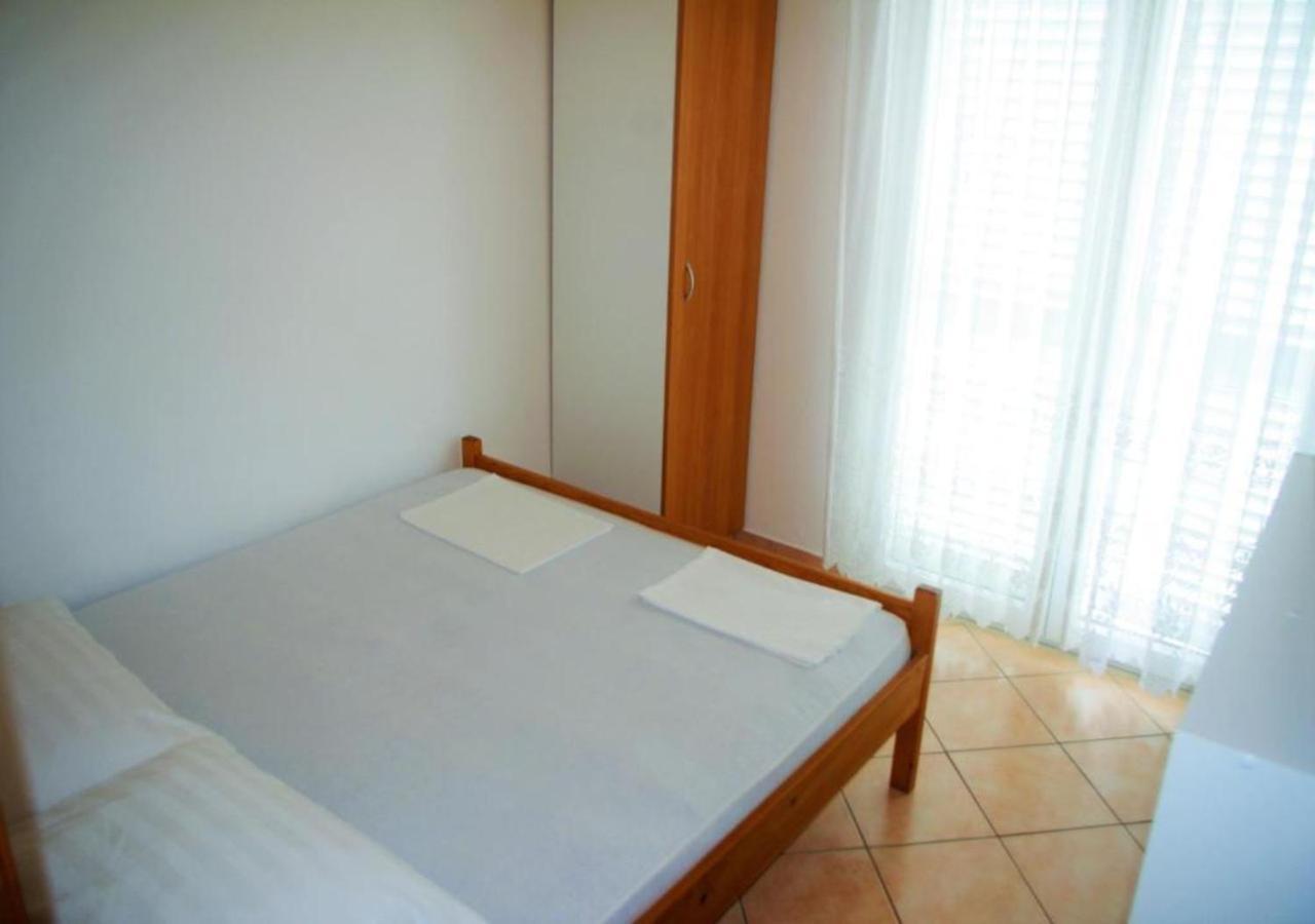 Appartamento Gama Vir Esterno foto